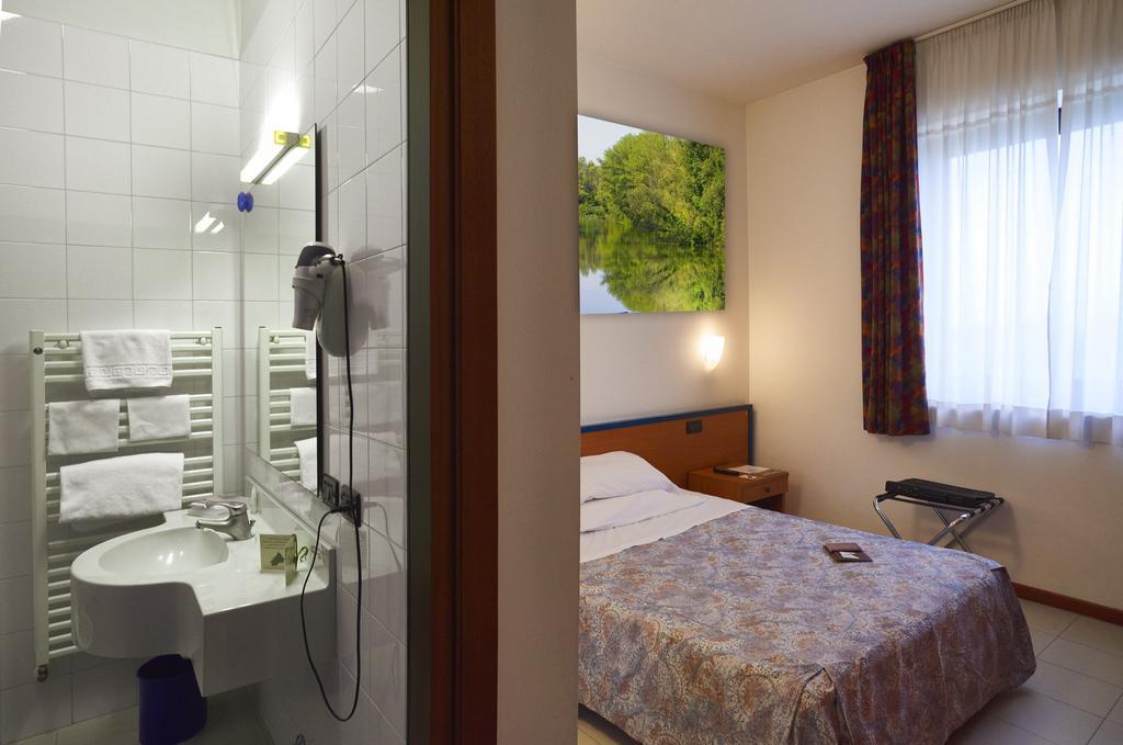 Hotel Il Maglio Imola Esterno foto